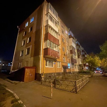 1-Комн. Квартира Целиком Интернациональная 32 С Гостиничным Сервисом Petropavlovszk Kültér fotó